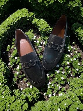NEW Donald Pliner Classic Black Loafers, Patent Leather & Textured Suede  size 8